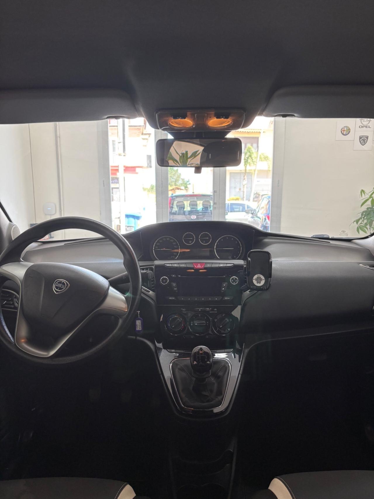 Lancia Ypsilon 1.2 69 CV