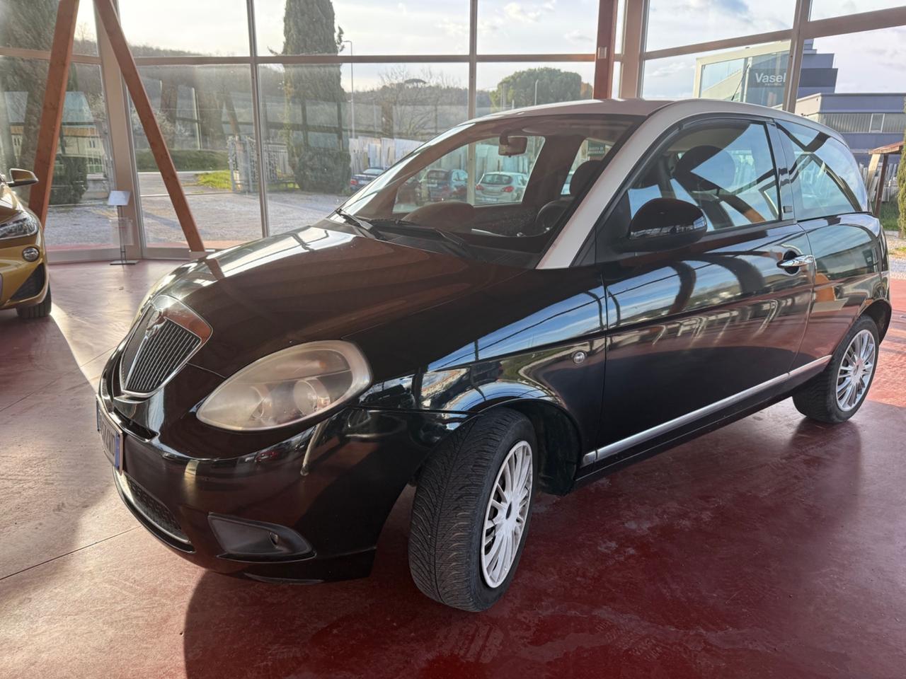 Lancia Ypsilon 1.3 Diesel - Neopatentati