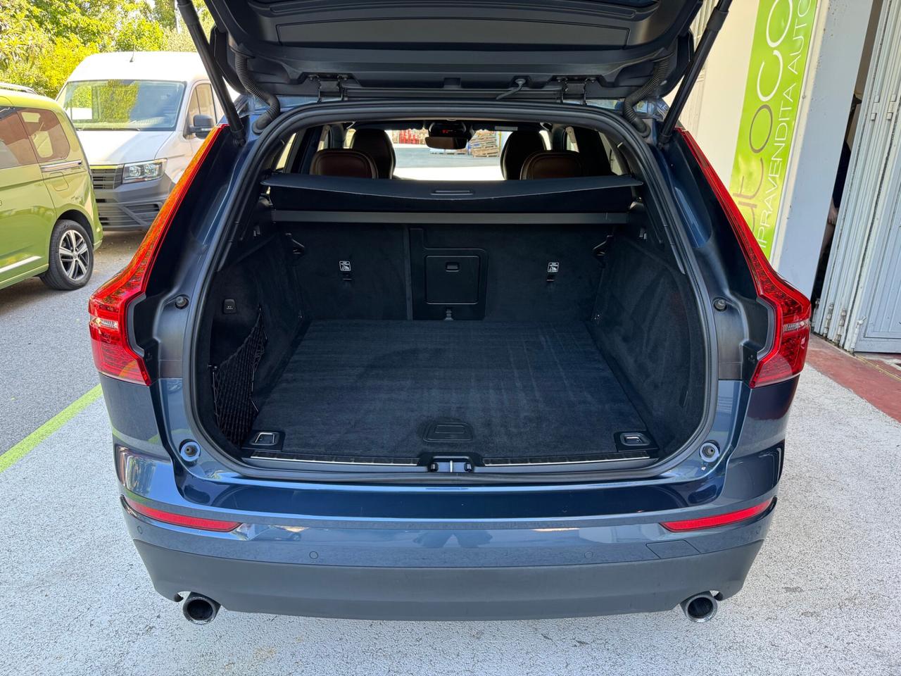 Volvo XC 60 2.0 b4 MomPro AWD Auto GARANZIA 24 MESI