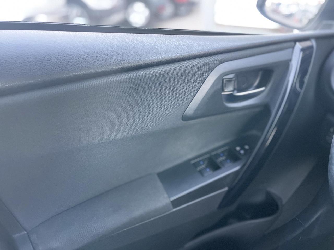 Toyota Auris 1.8 Hybrid Lounge 99CV E6 Neo - 2015