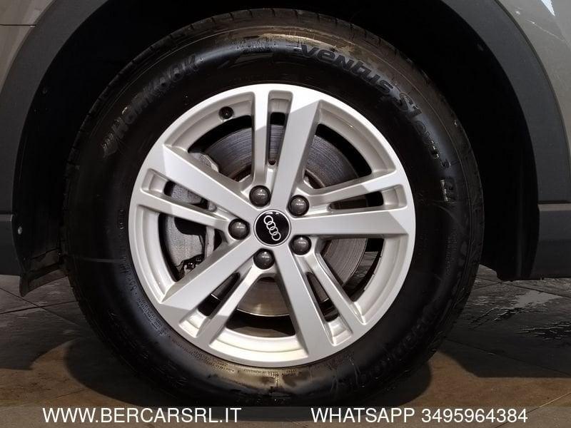 Audi Q3 45 TFSI e S tronic Business