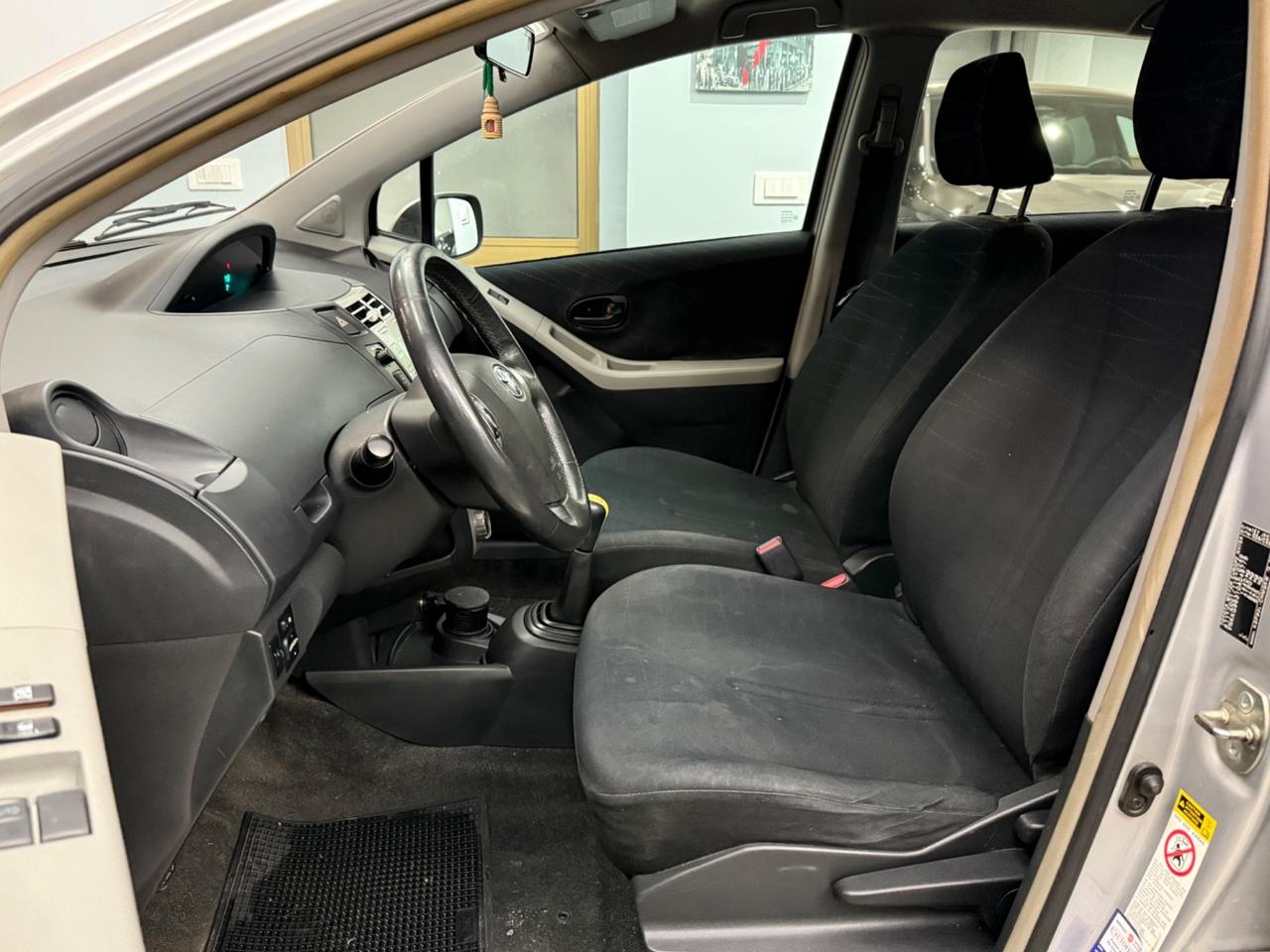 Toyota Yaris 1.0 5 porte Sol ok neopatentati