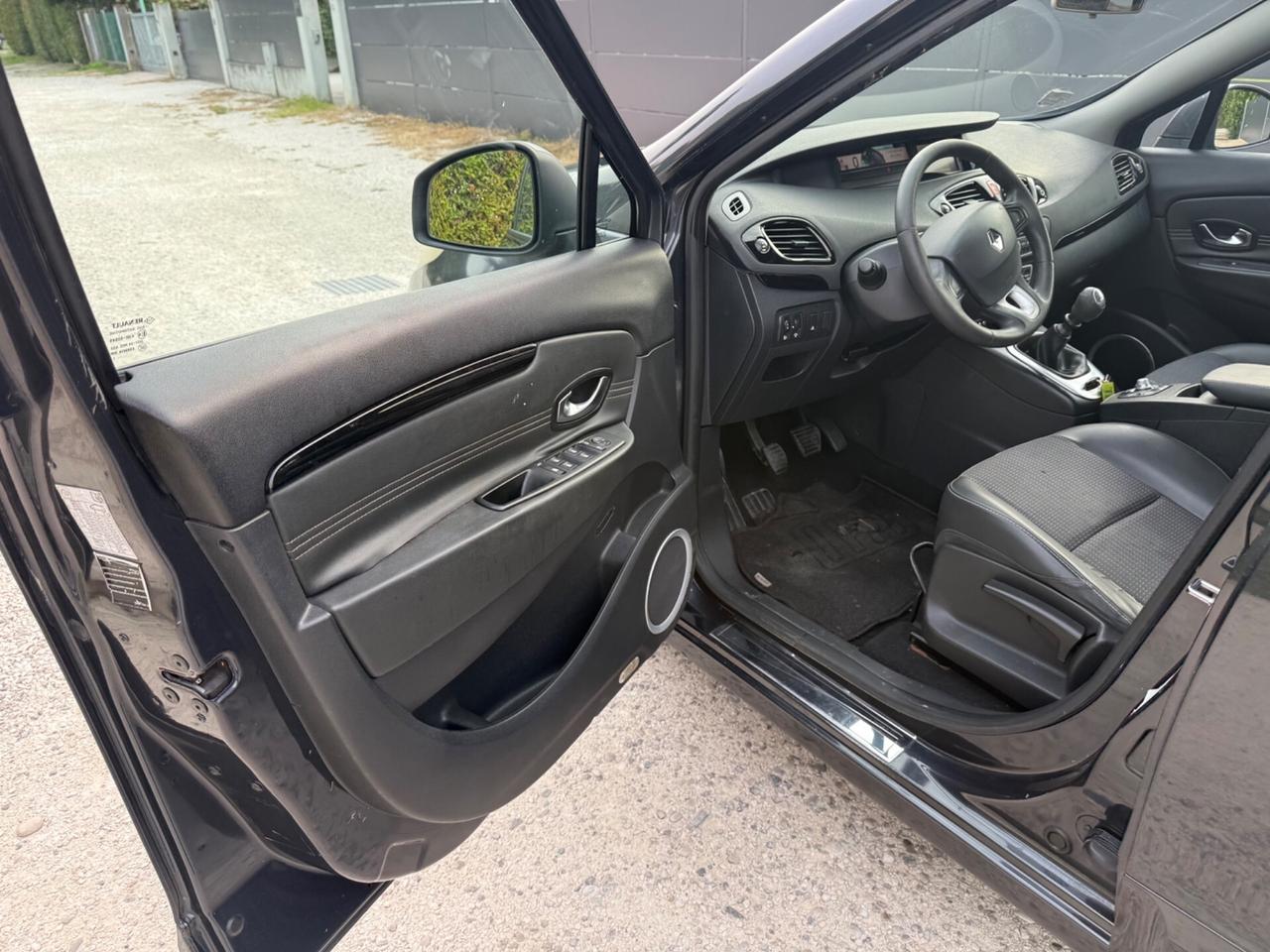 Renault Scenic Scénic 1.4 TCe Luxe, 7 posti