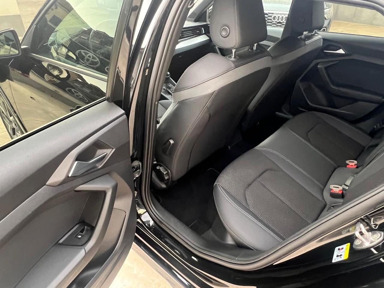 Audi A1 citycarver 35 TFSI S tronic S Line