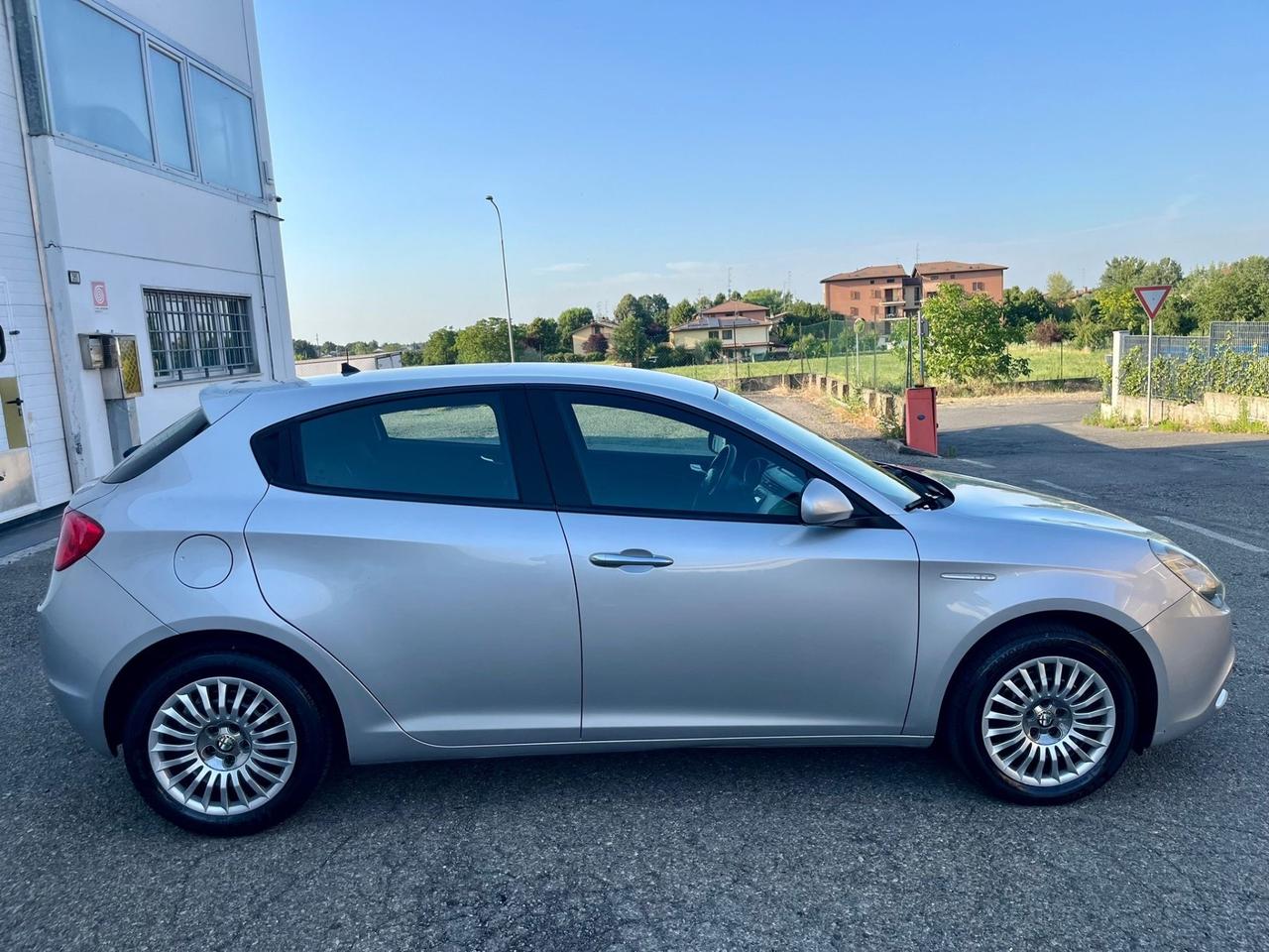 Alfa Romeo Giulietta 1.4GPL(scadenza 2036) 2015 174.000km perfetta
