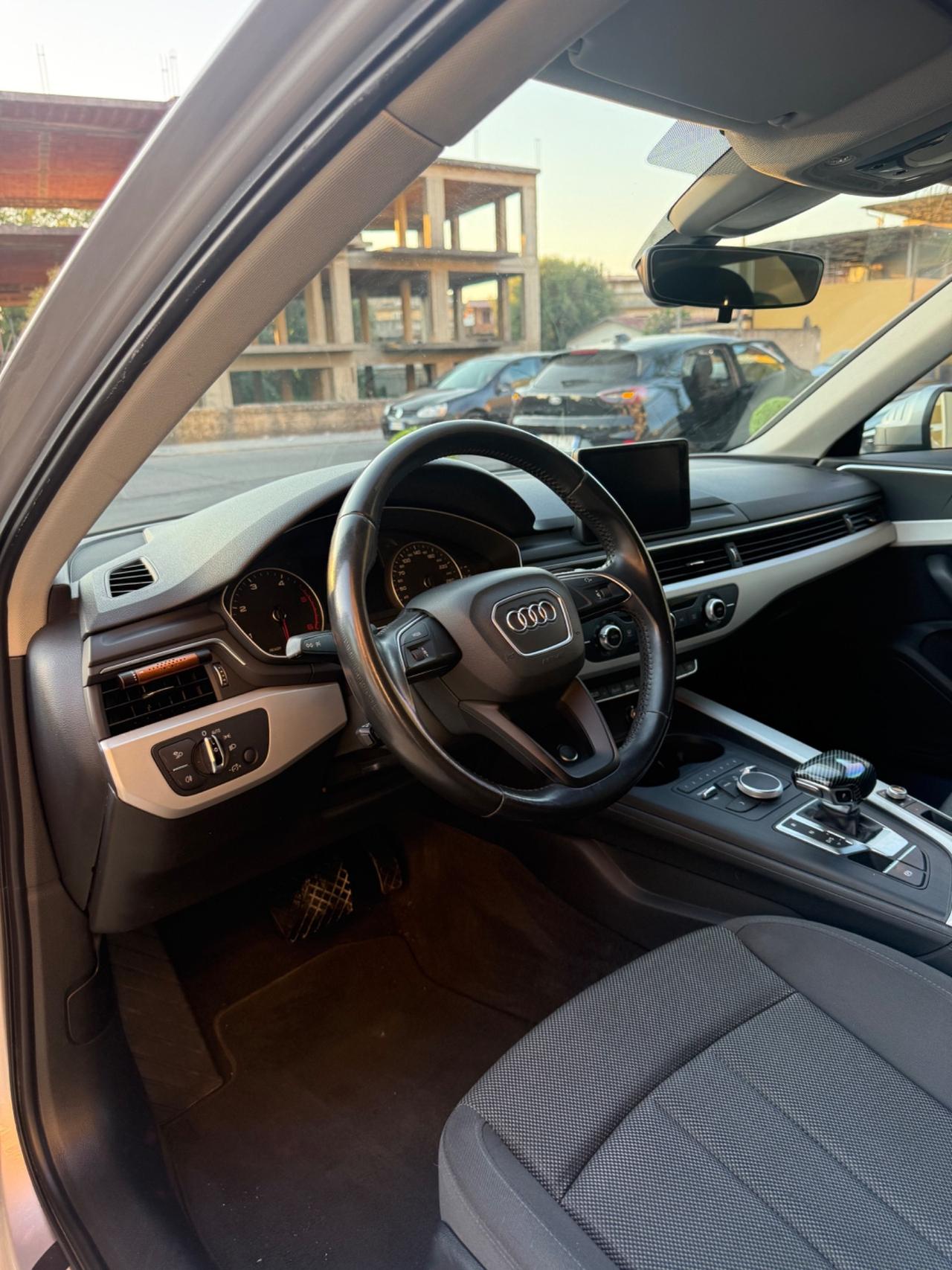 Audi A4 Avant 2.0 TDI 190CV ultra S tronic Design