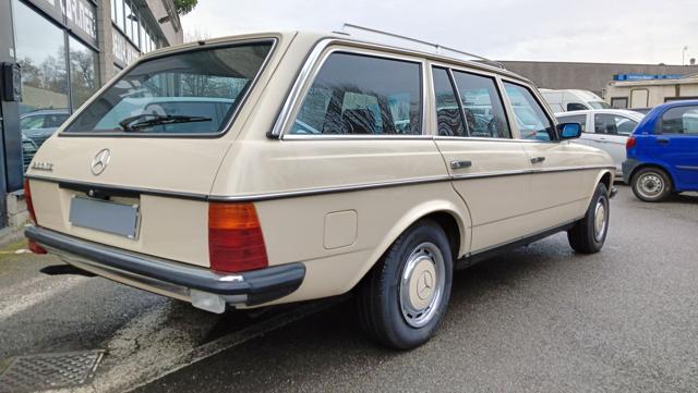 MERCEDES-BENZ 230 TE Station Wagon con CRS