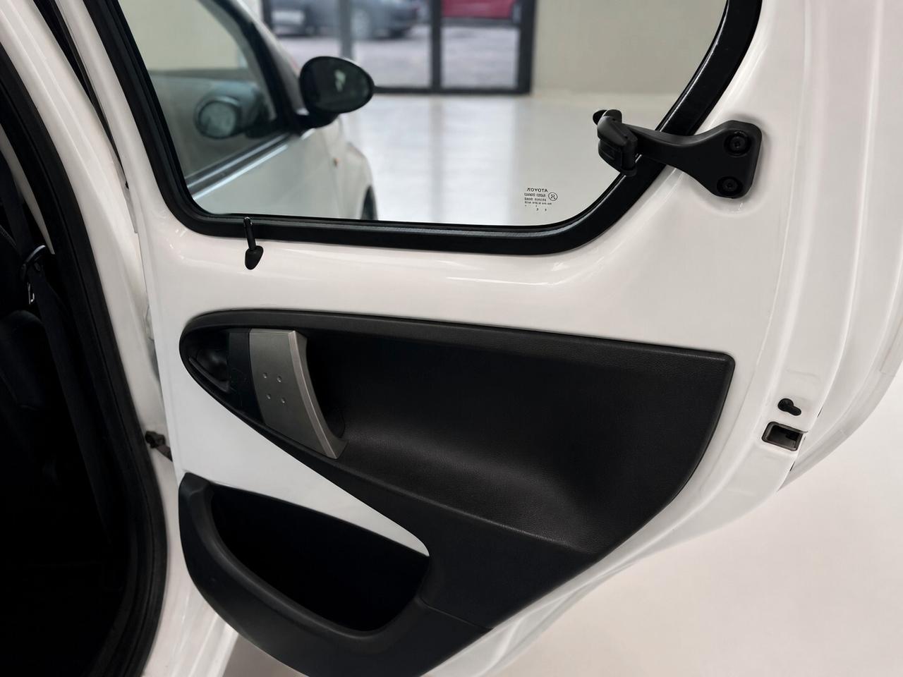 Toyota Aygo 1.0 12V VVT-i 5 porte Active Connect