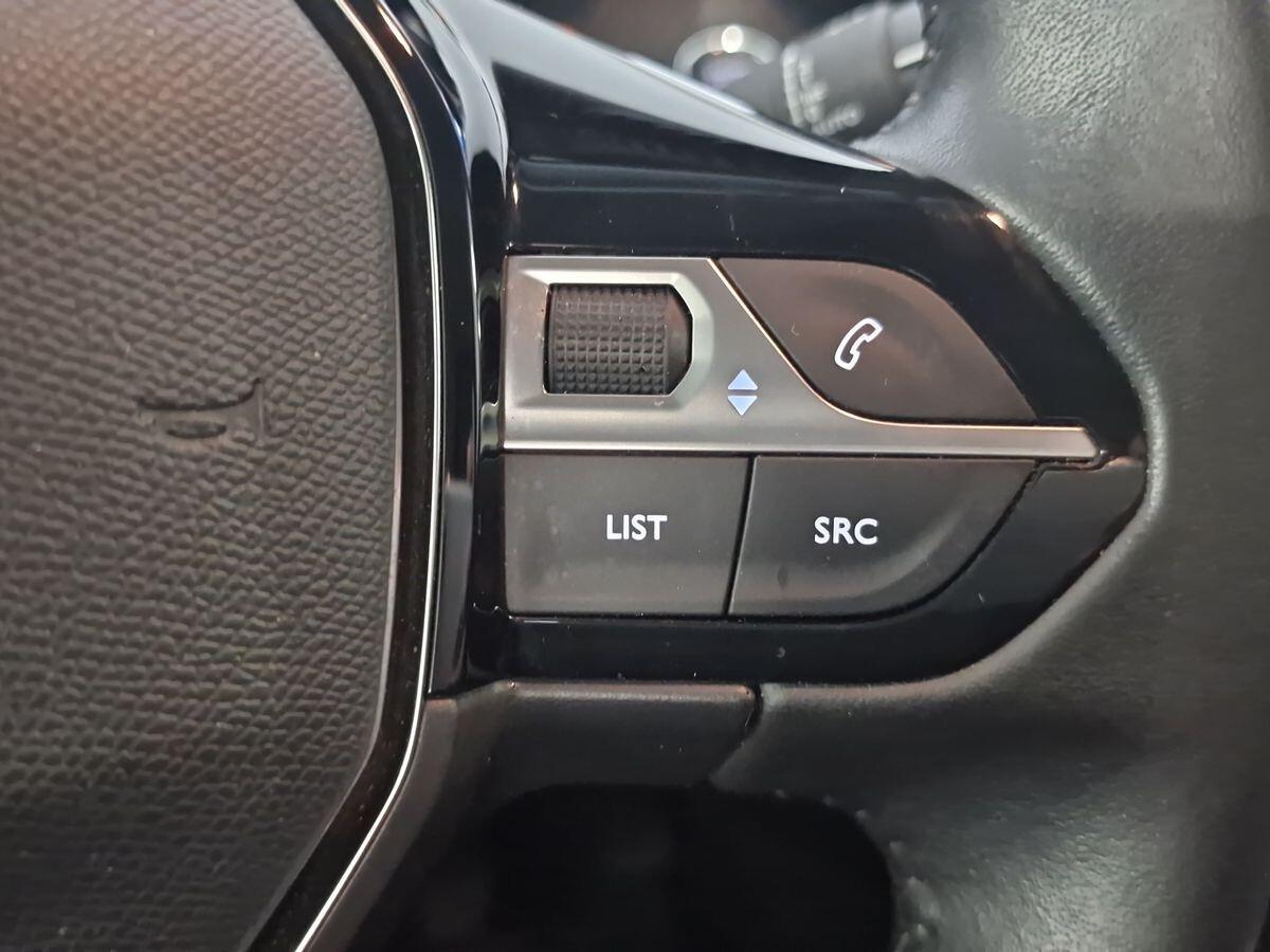 PEUGEOT 208 1.5 GT-LINE