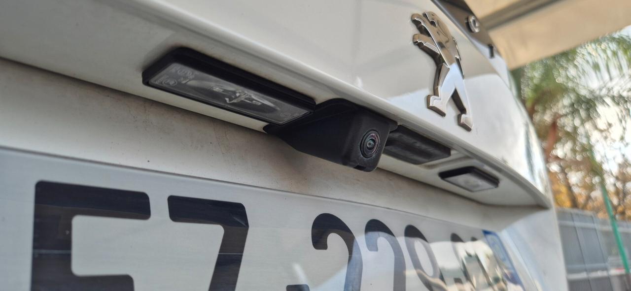 PEUGEOT 2008 1.5HDI 130CV C.Automatico 05/2021