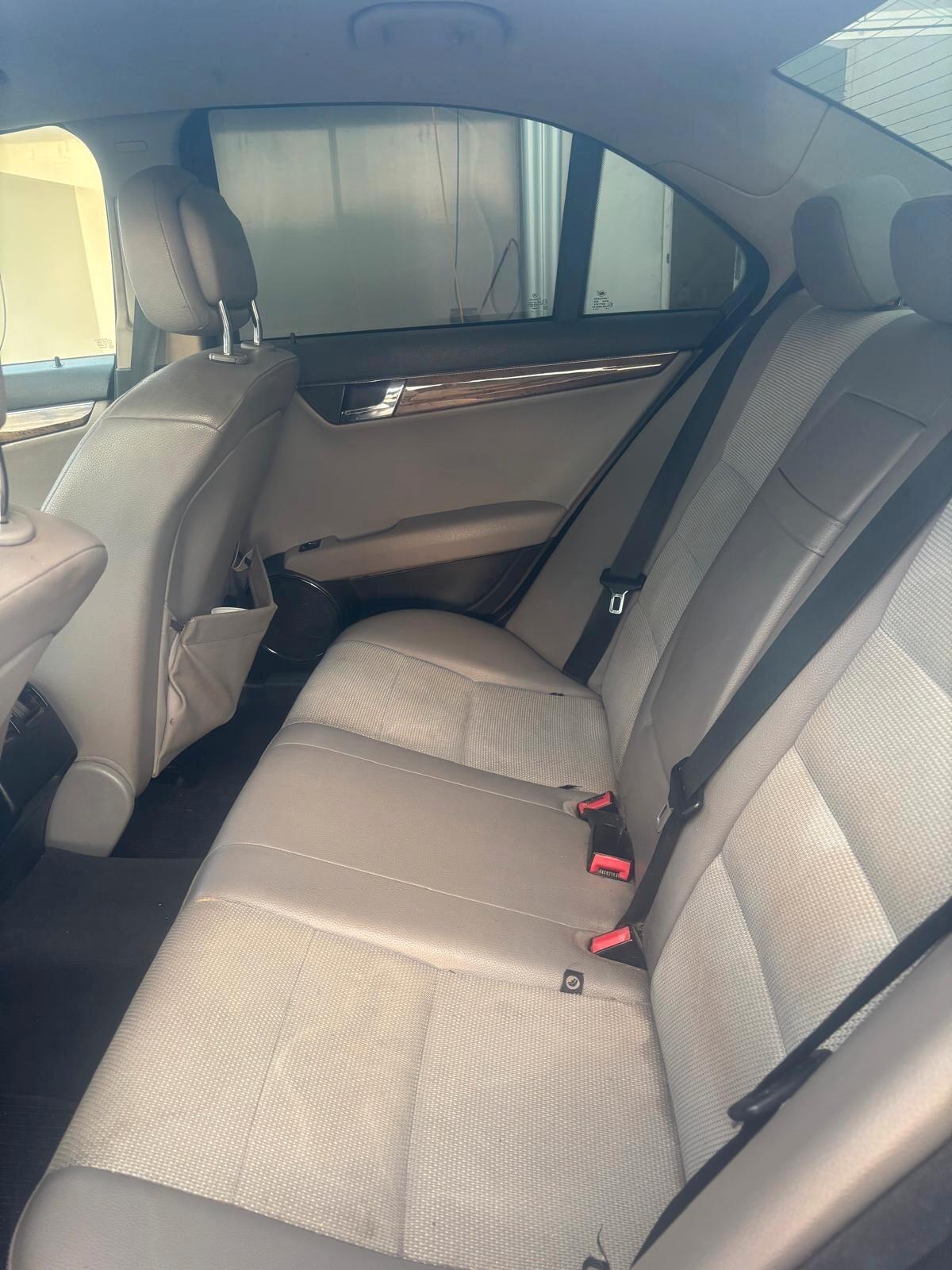 Mercedes-benz C 220 CDI BlueEFFICIENCY Avantgarde