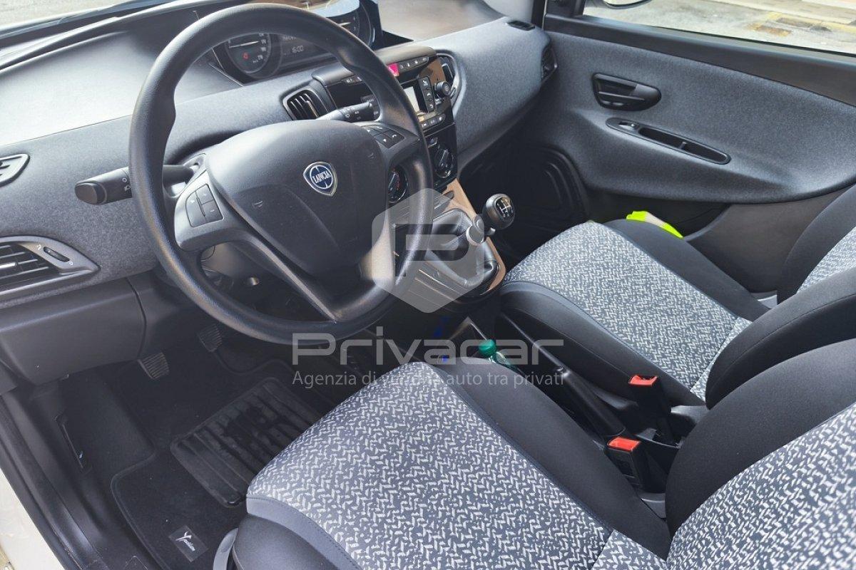 LANCIA Ypsilon 1.2 69 CV 5 porte GPL Ecochic Silver