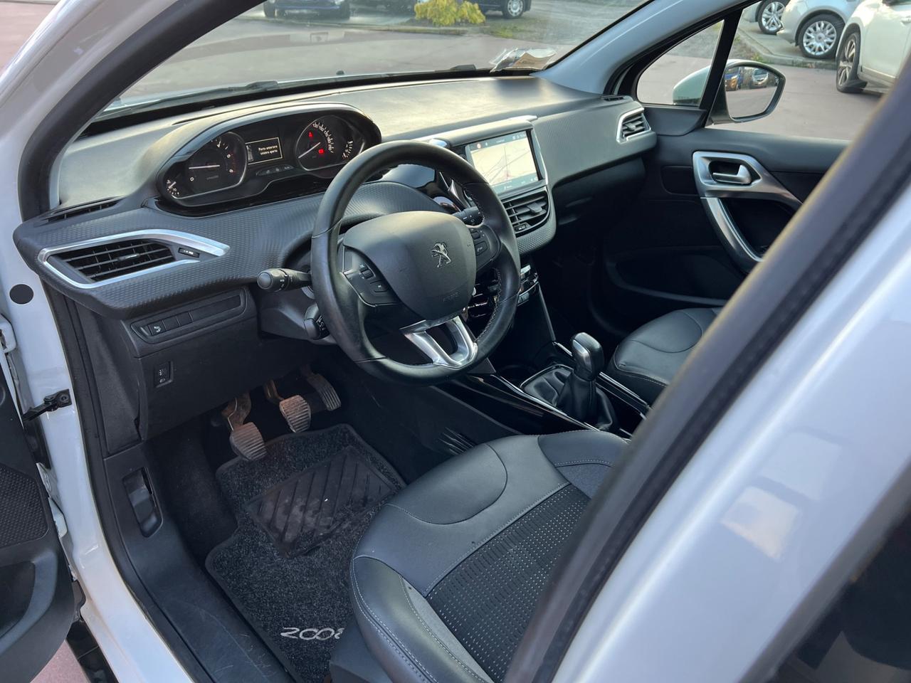 Peugeot 2008 BlueHDi 100 S&S Allure