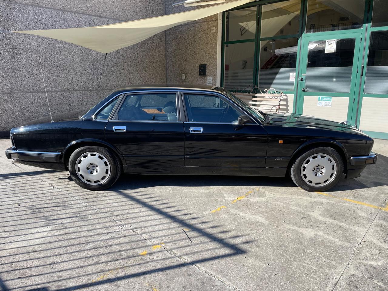 Jaguar XJR Sport