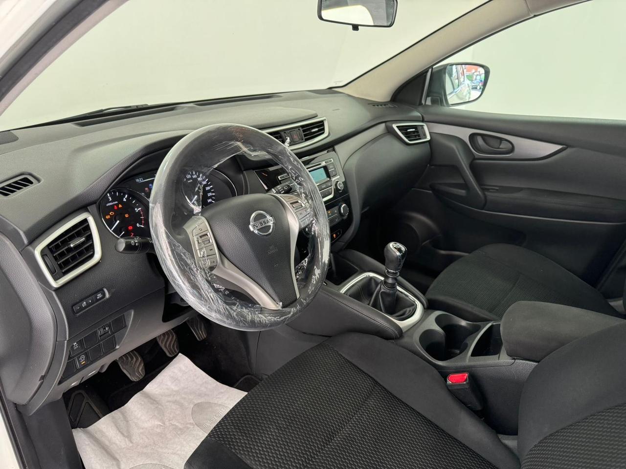 Nissan Qashqai 1.5 dCi --GARANTITO-2015