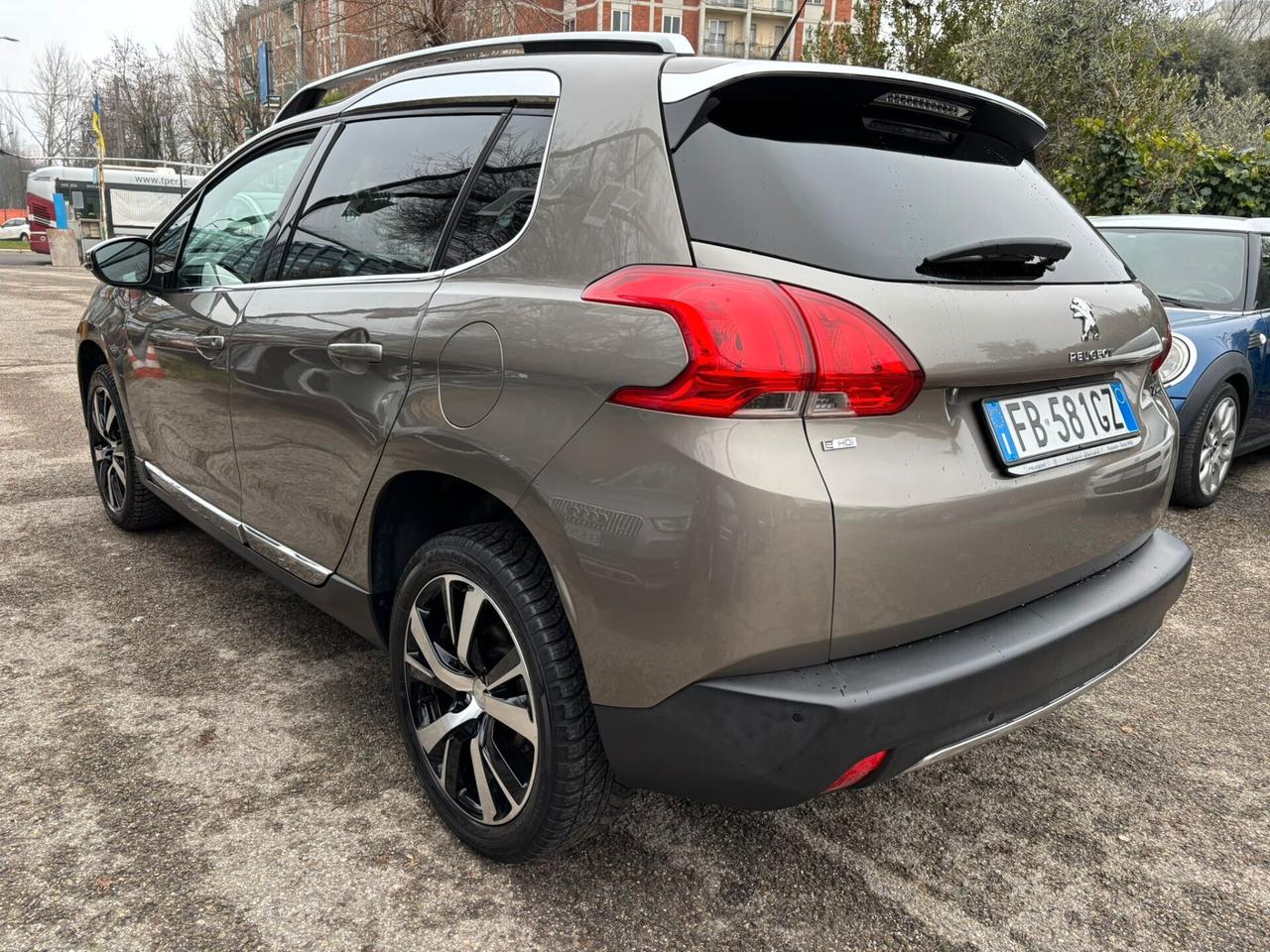 Peugeot 2008 BlueHDi 120 S&S Black Matt km 57000