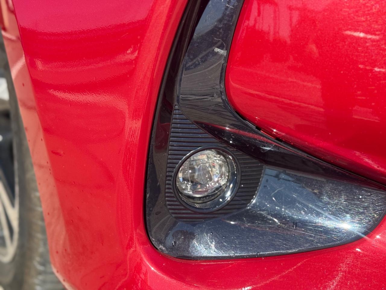 Toyota Yaris 1.5 Hybrid 5 porte red 2025