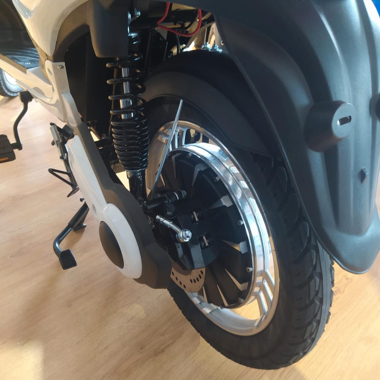 AJO' - VELOCIPEDE ELETTRICO A PEDALATA ASSISTITA - NOVITA' 2026 IN PRONTA CONSEGNA