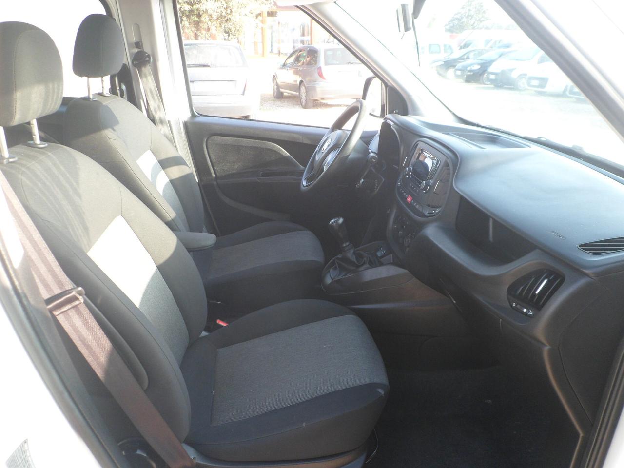 Fiat Doblo 5 posti autocarro
