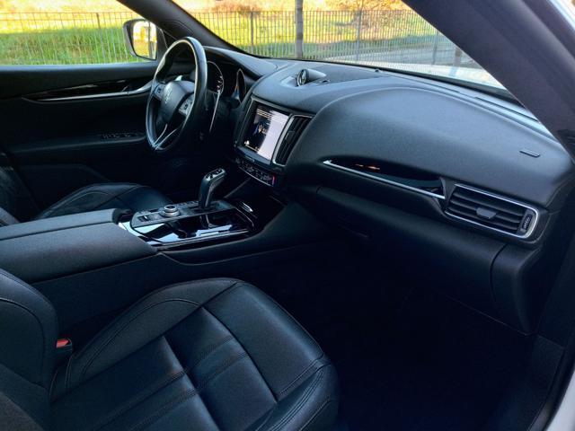 MASERATI Levante V6 Diesel 250 CV AWD Gransport