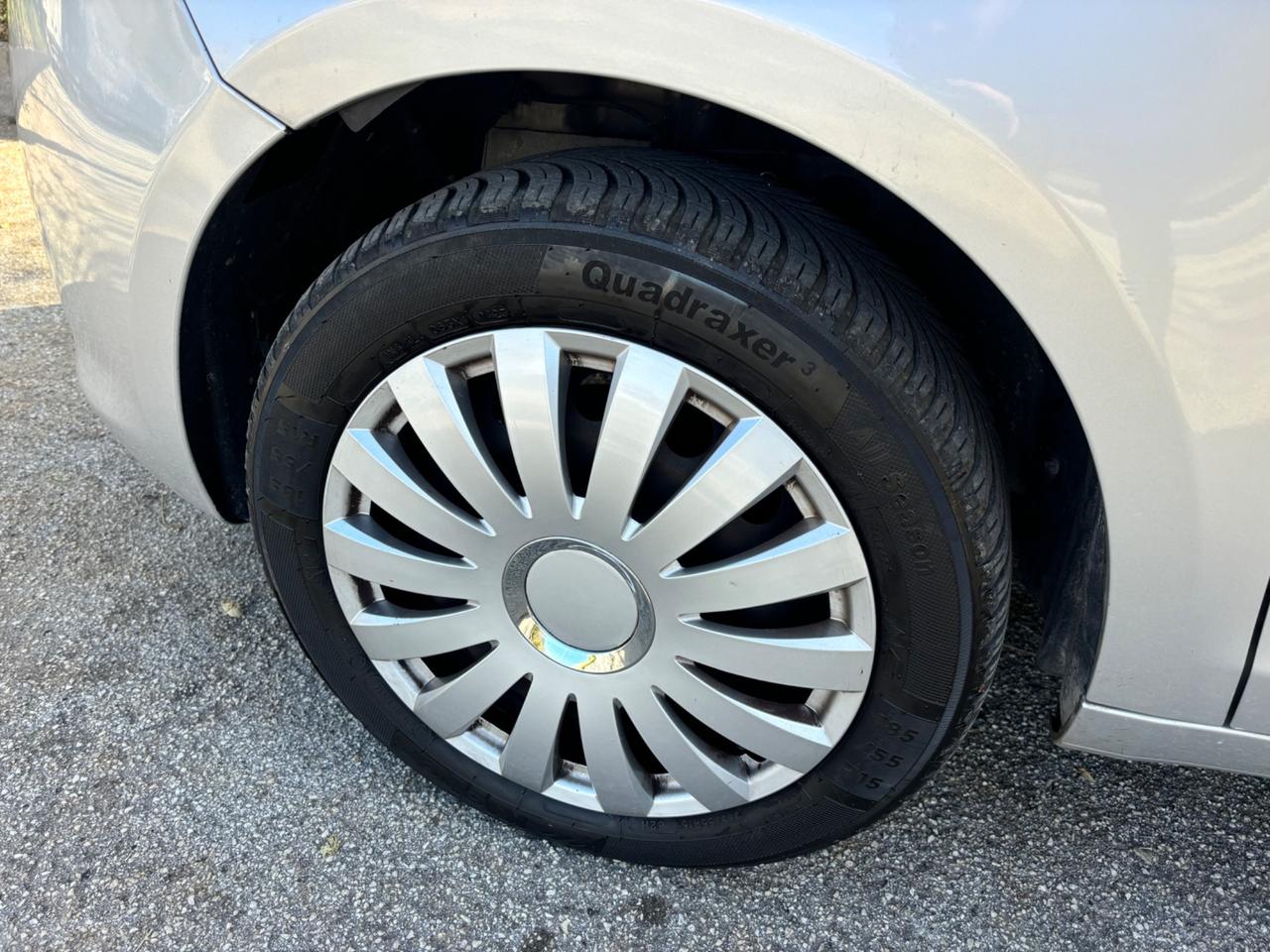 Lancia Ypsilon 1.2 69 CV Unyca NEOPATENTATI