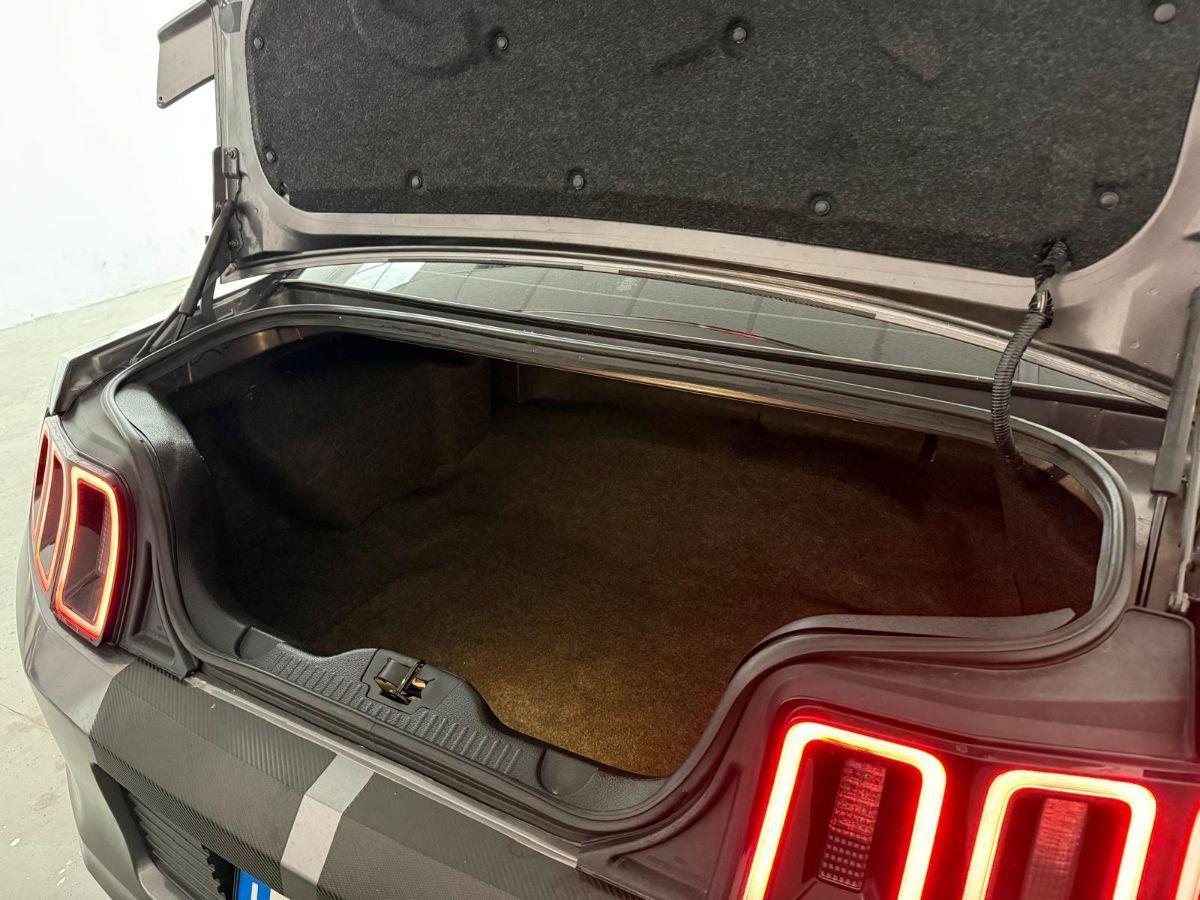 FORD - Mustang - V6 Premium Coupé