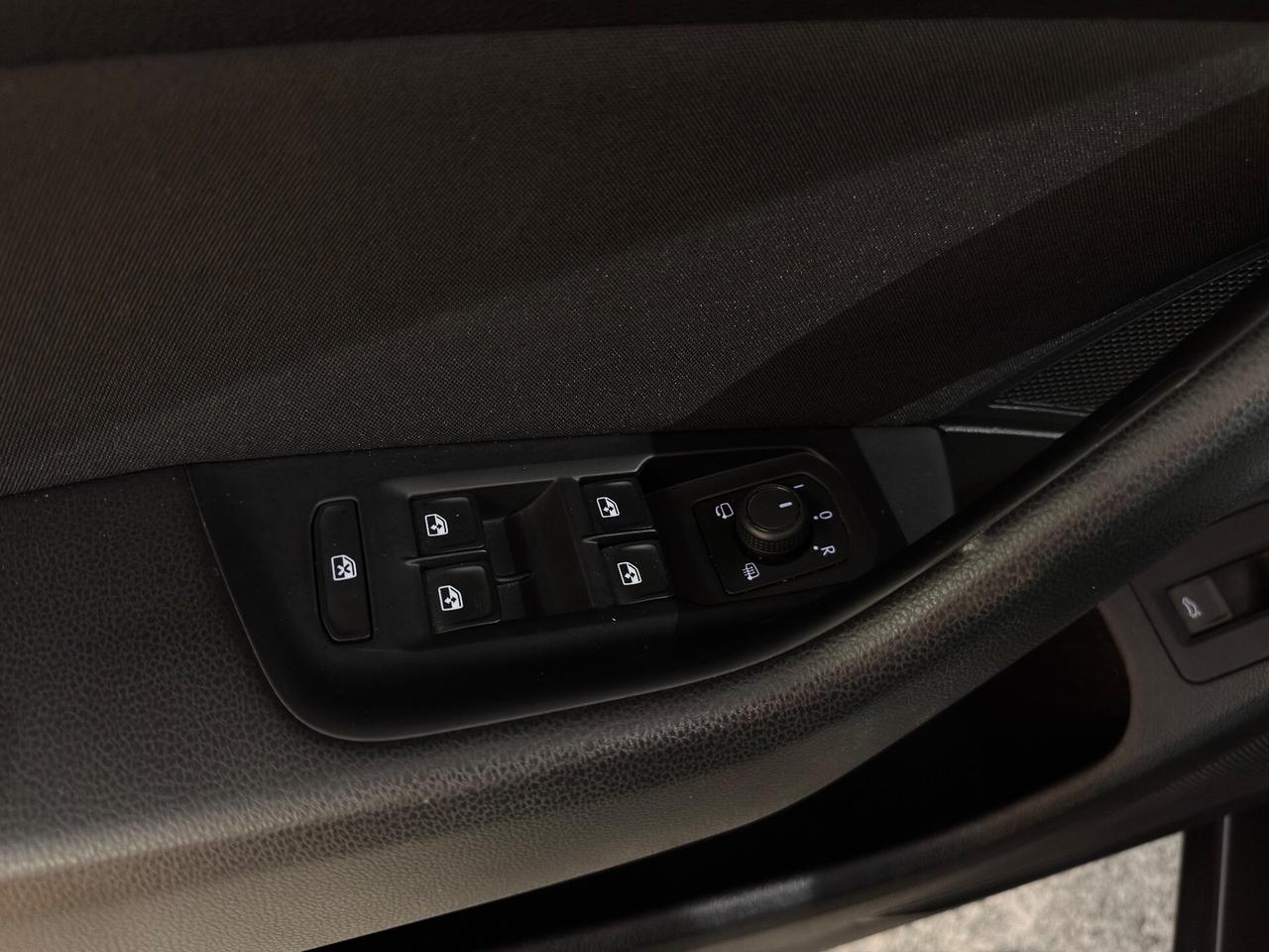 Volkswagen Passat Variant 2.0 TDI DSG Highline Blu