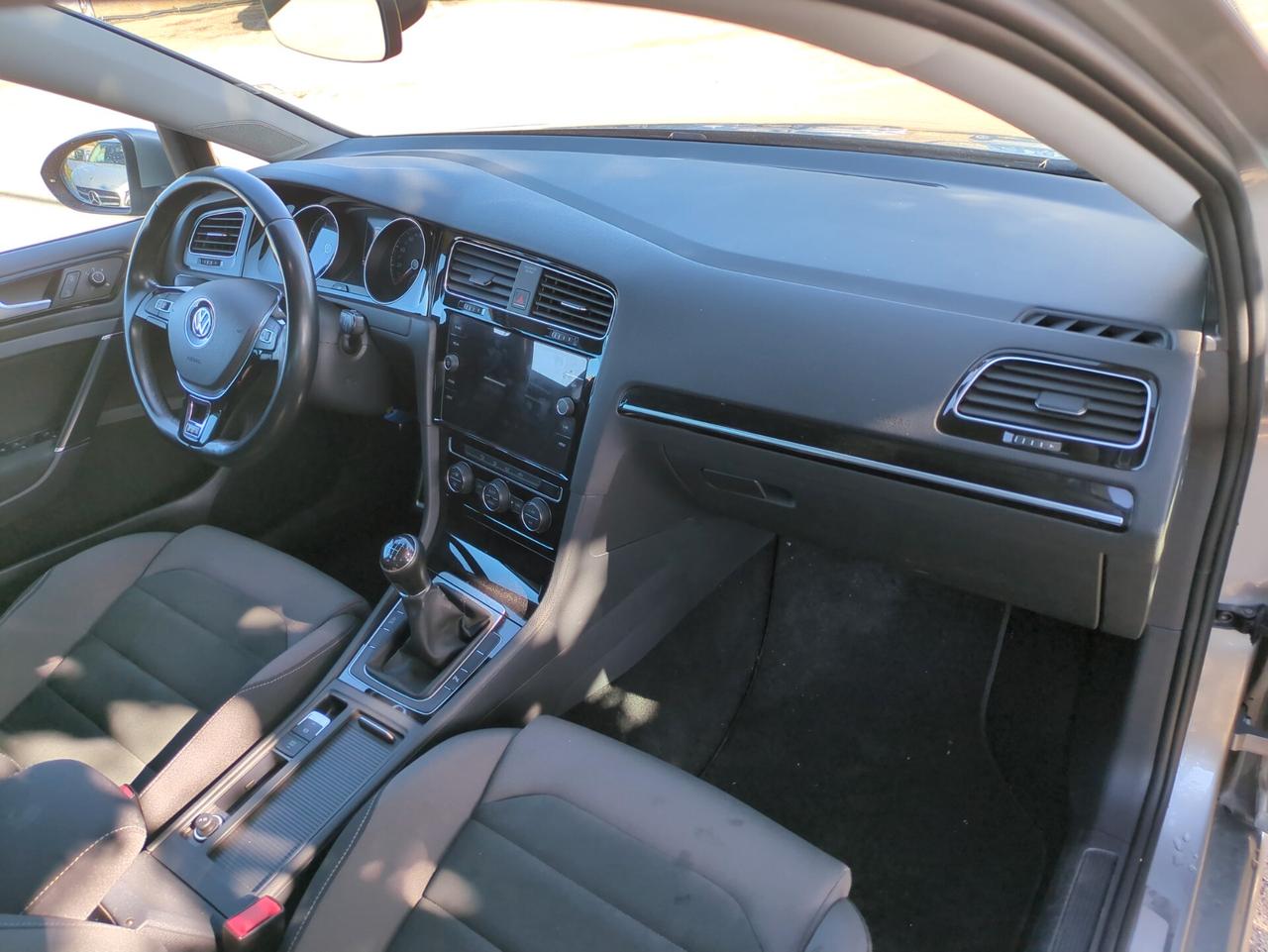 Volkswagen Golf Variant 1.4 TGI R-LINE