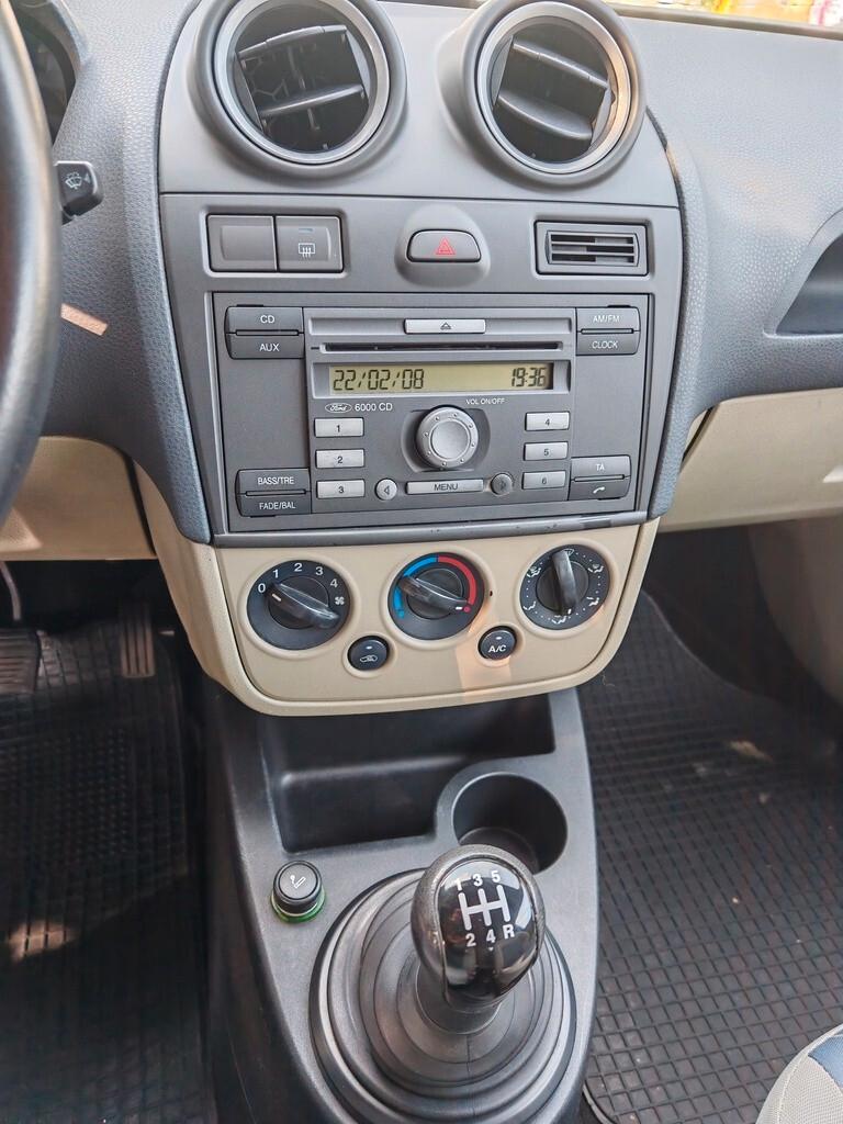 Ford Fiesta 1.4 diesel con 99.000 km