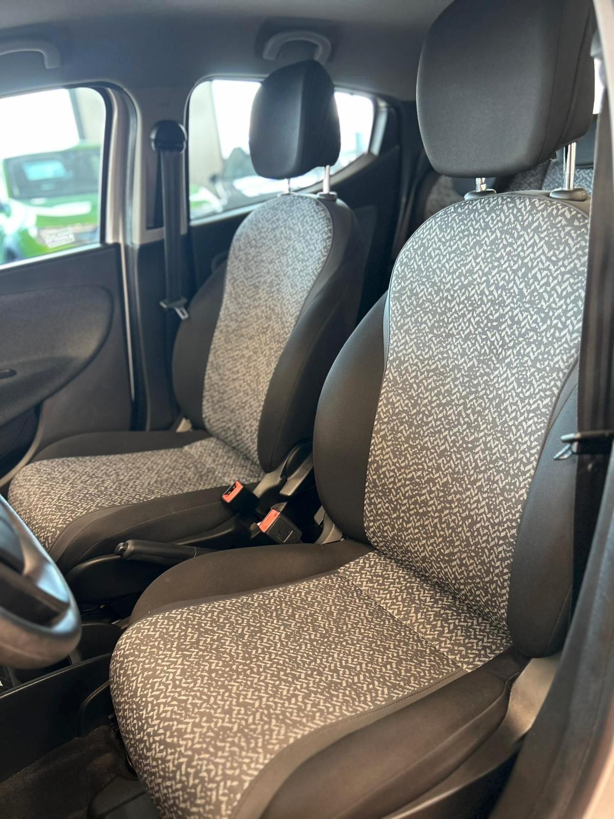 Lancia Ypsilon 1.2 69 CV 5 porte S&S Gold