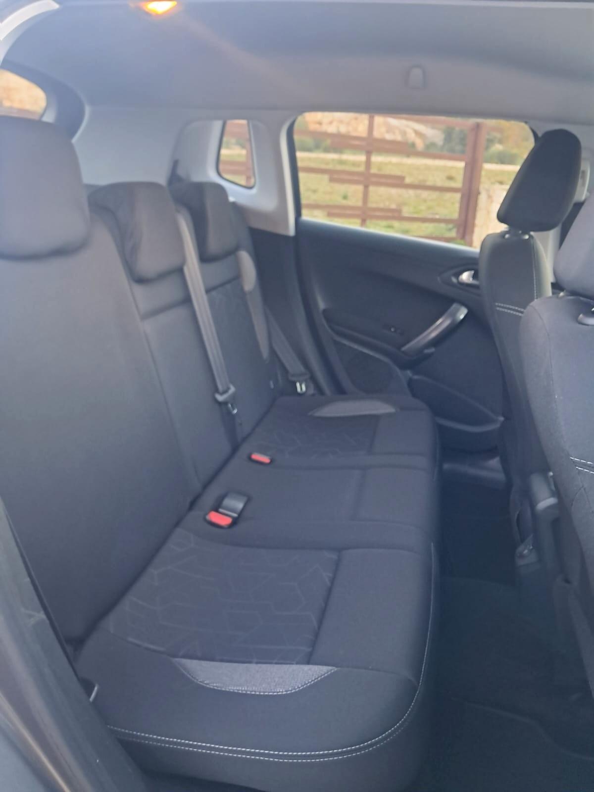 Peugeot 2008 BlueHDi Active 100 cv (Iva Esposta)