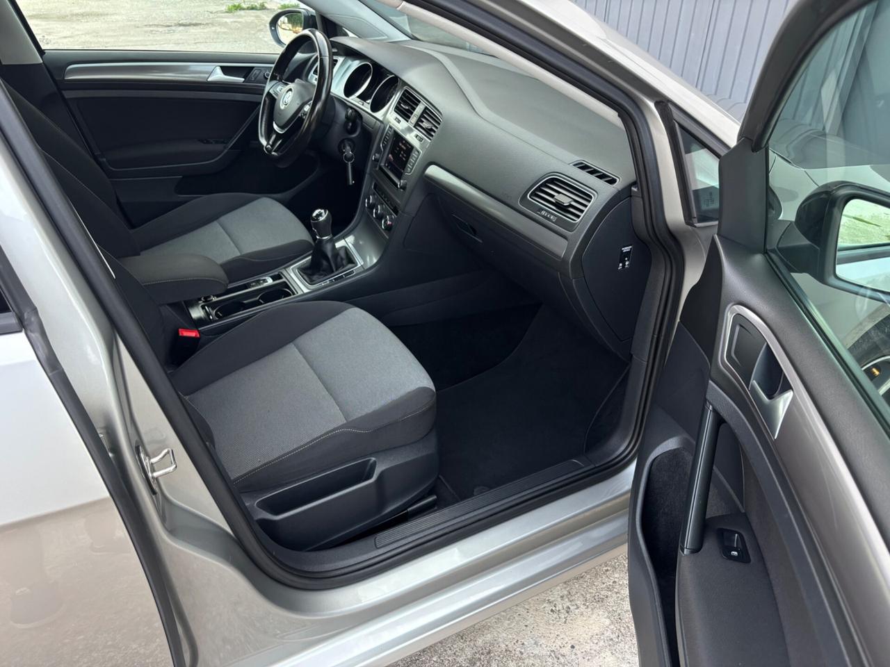Volkswagen Golf 1.6 TDI. (EURO6-B) garanzia