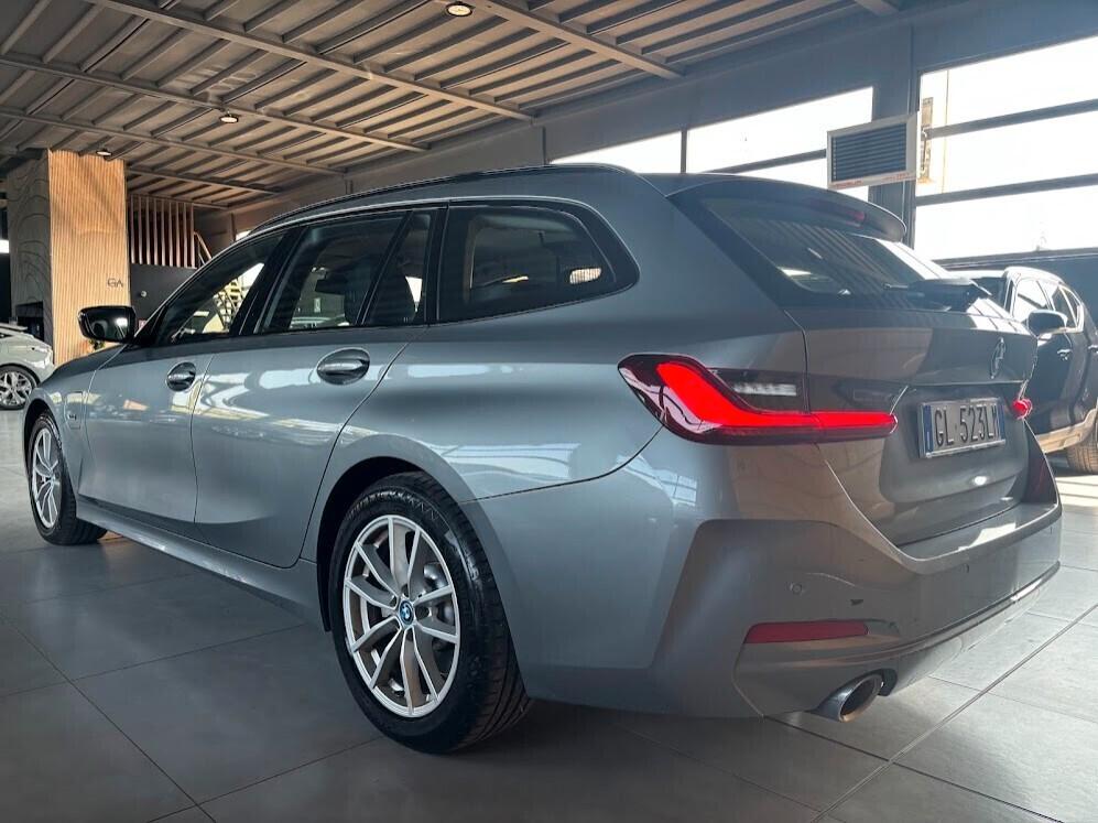 Bmw 330e Touring BUSINESS ADVANTAGE (IVA ESPOSTA)