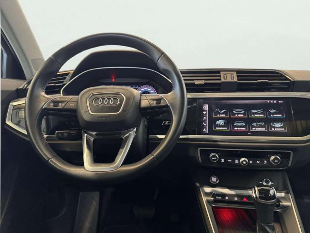 AUDI Q3 40 TFSI quattro S tronic Business Advanced