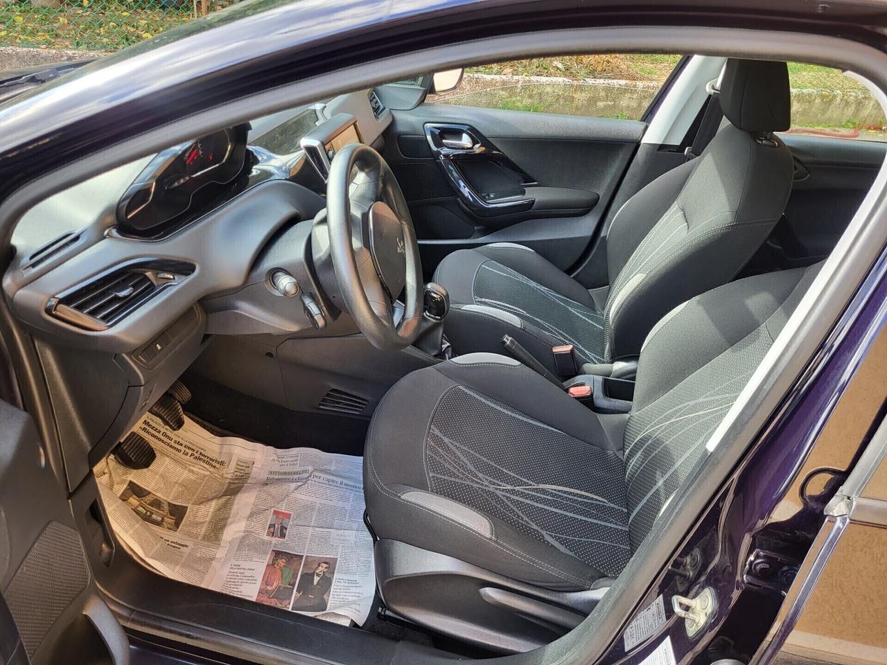 PEUGEOT 208 1,4 HDI-UNICA PROPRIETAR-4 REVISIONI