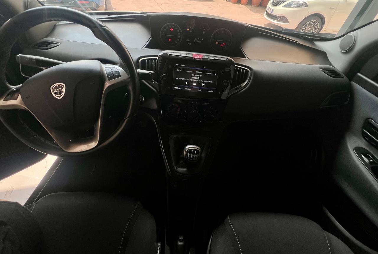 Lancia Ypsilon 1.0 FireFly 5 porte S&S Hybrid Gold Plus