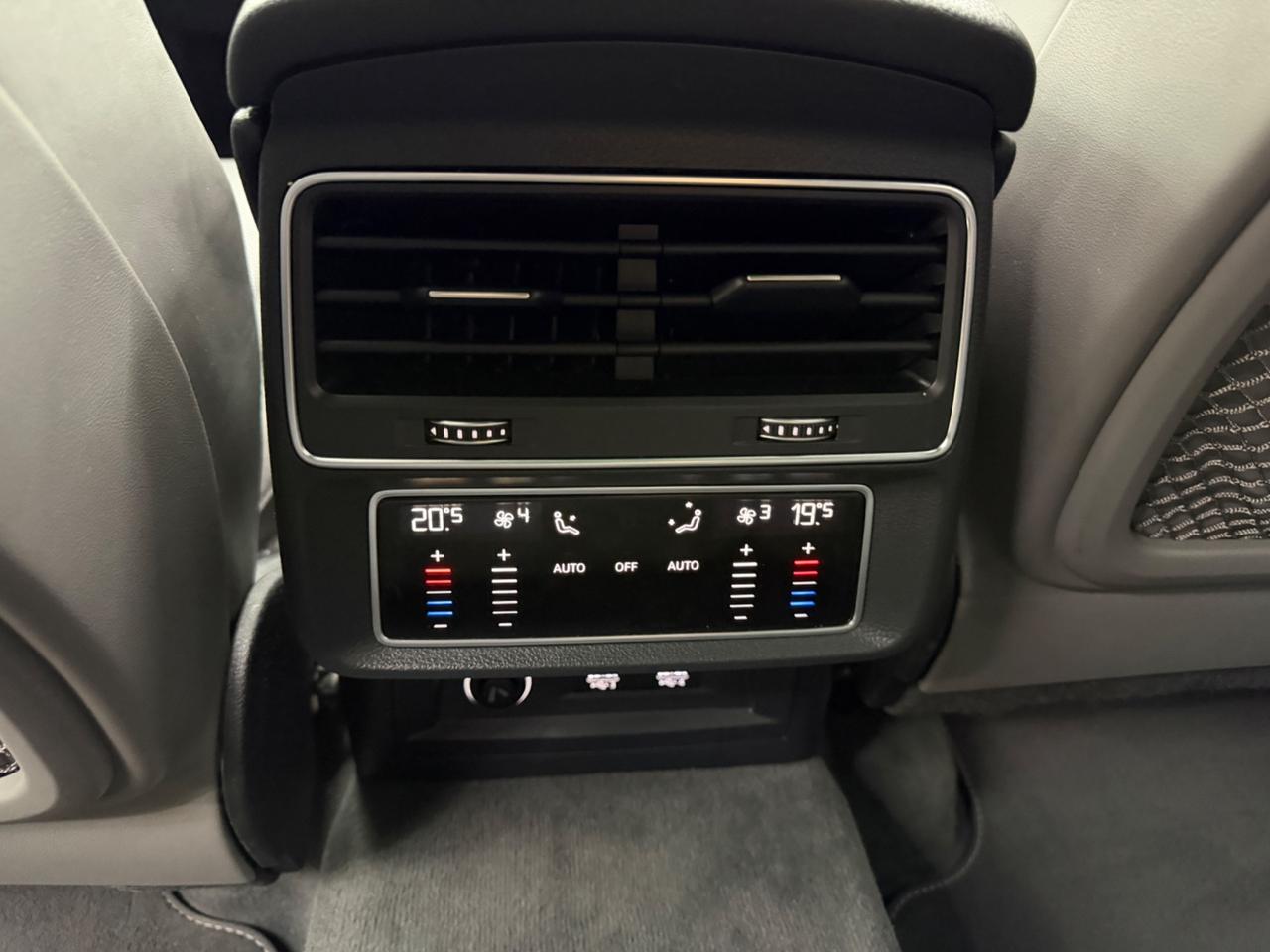 Audi Q8 50 TDI 286 CV 3x S-LINE ITA UFF STRA FULL