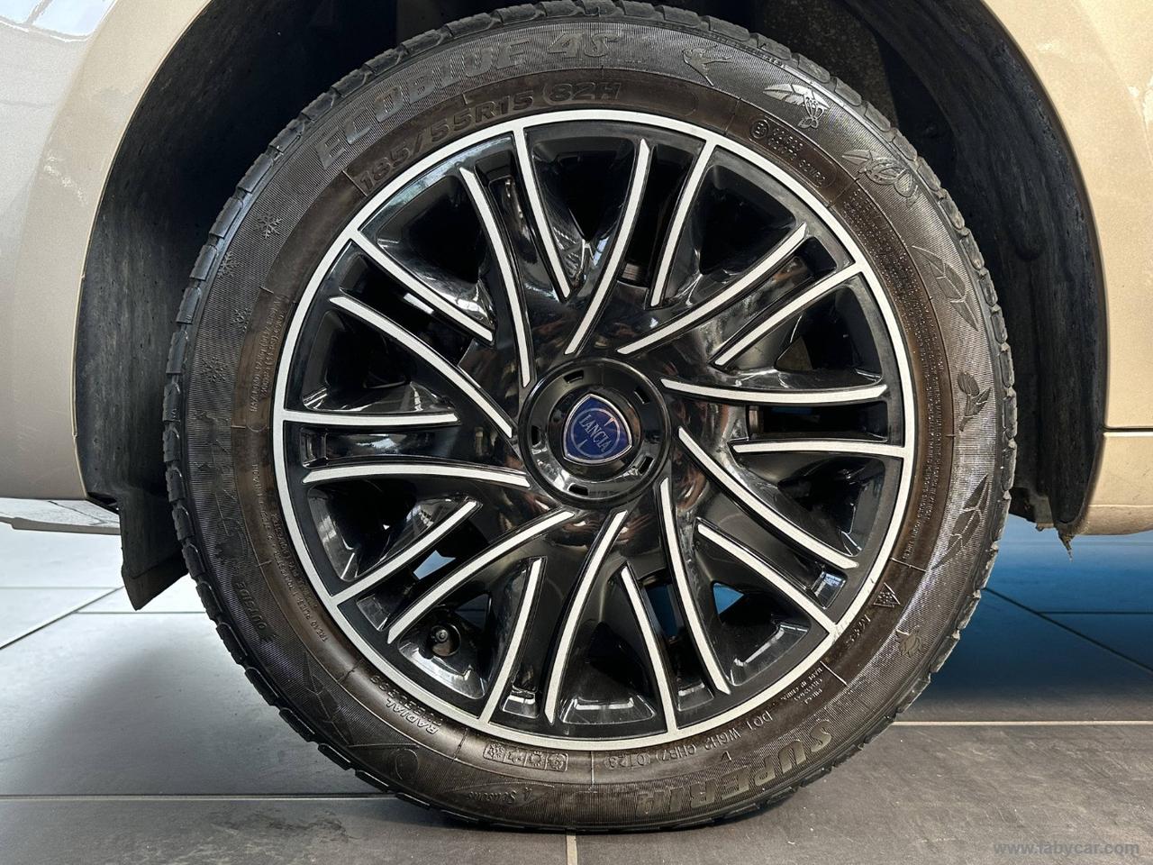 LANCIA Ypsilon 1.2 69 CV 5p. S&S Gold