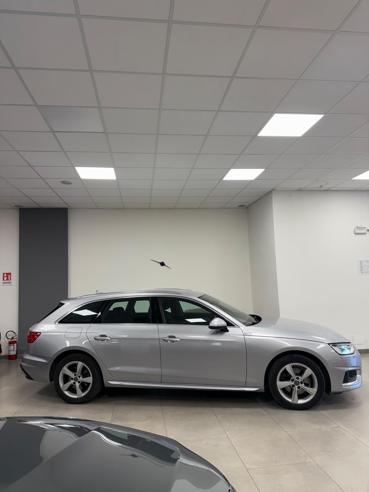 Audi A4 Avant 40 TDI S tronic line edition