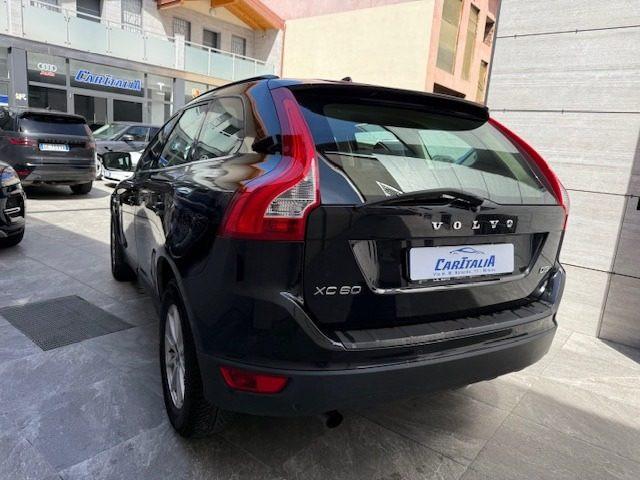 VOLVO XC60 D3 AWD Geartronic Momentum