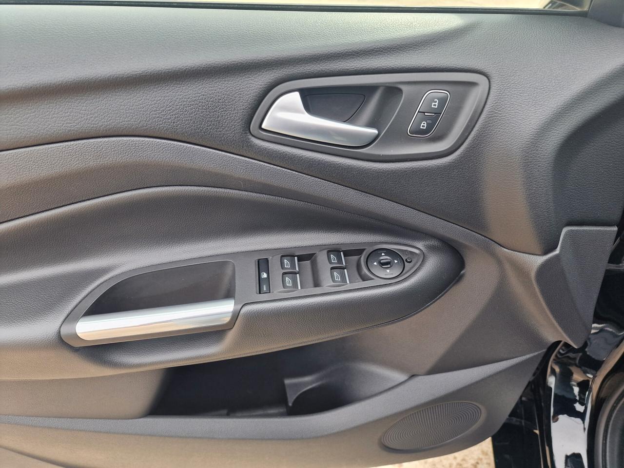 Ford Kuga 1.5 TDCI 120 CV S&S 2WD ST-Line