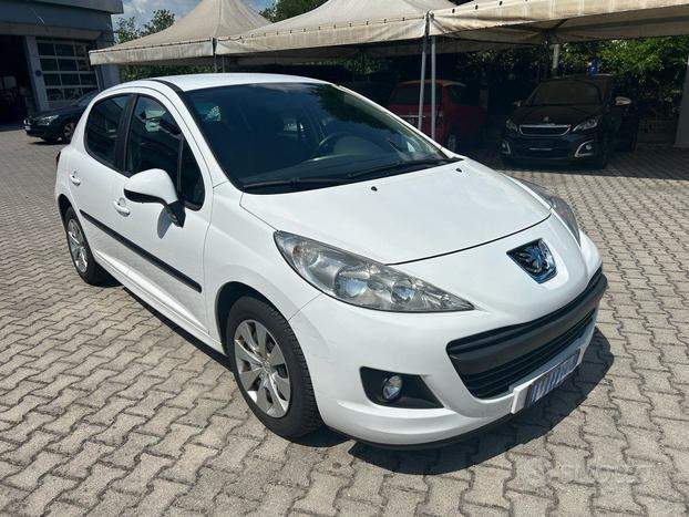 PEUGEOT 207 1.4 8V 75CV 5p. X Line