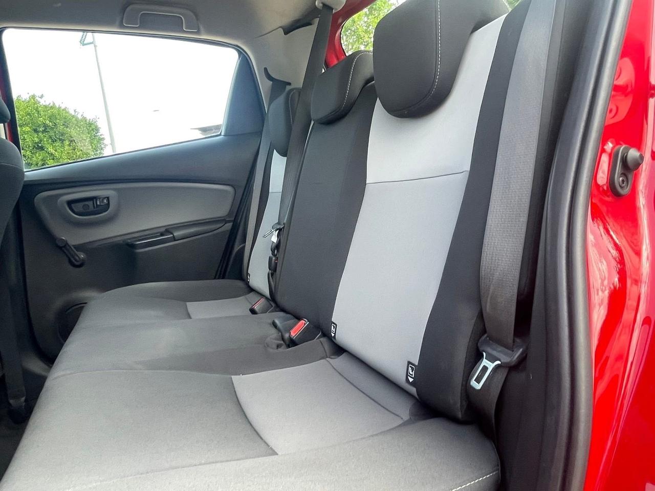 Toyota Yaris Trend Red Edition 1.5h Hybrid 73cv