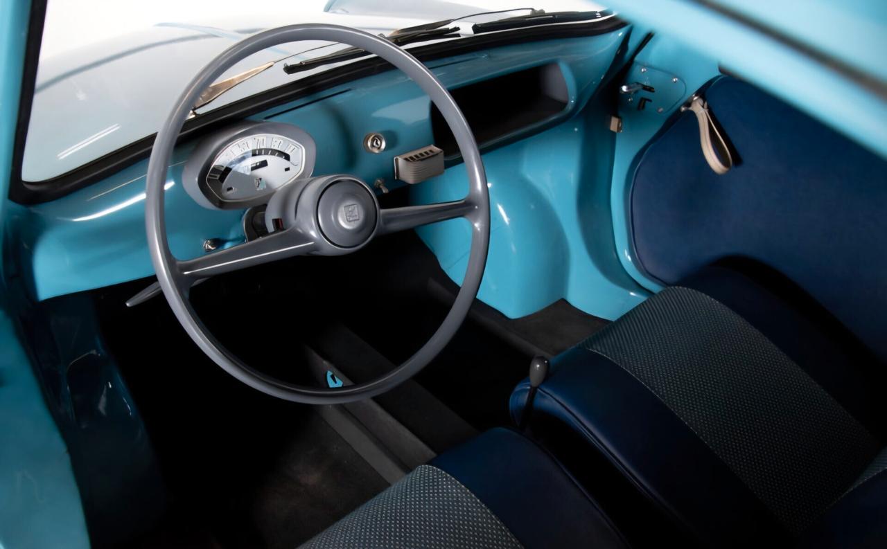 Piaggio Vespa 400 Acma