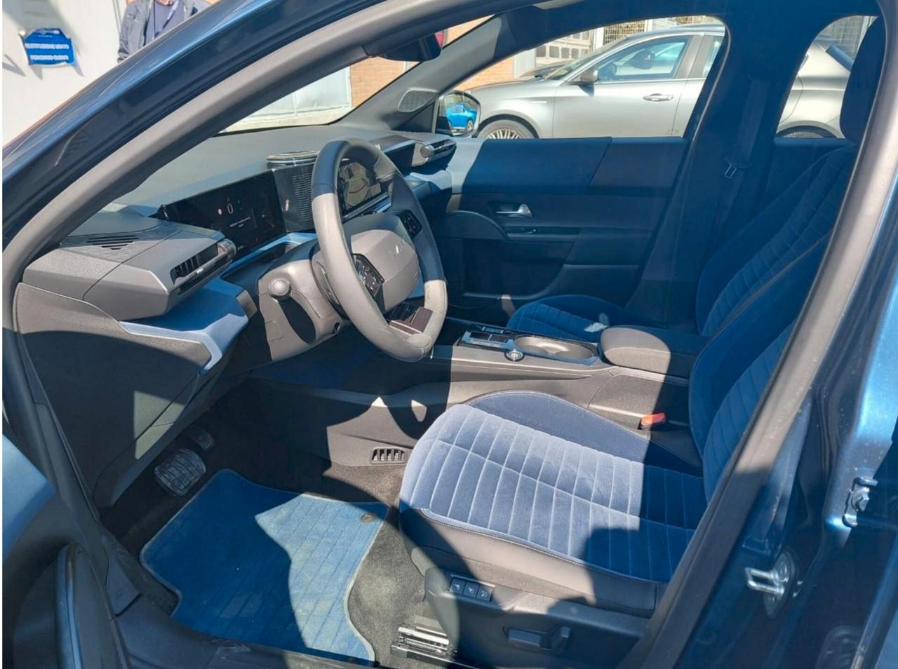 Lancia Ypsilon Hybrid 110CV e-DCT Edizione Cassina