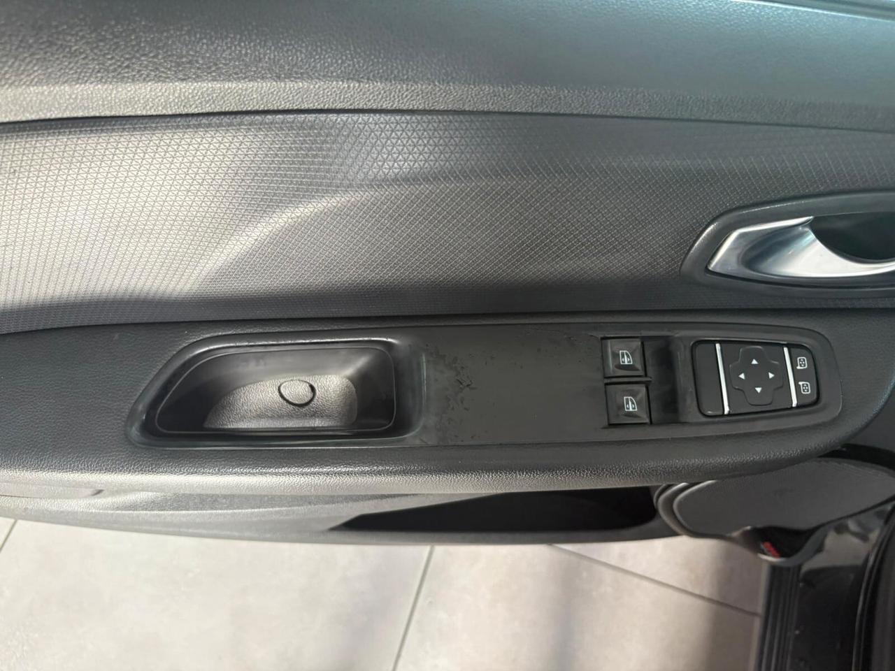 Renault Clio dCi 8V 75 CV 5 porte Moschino Life