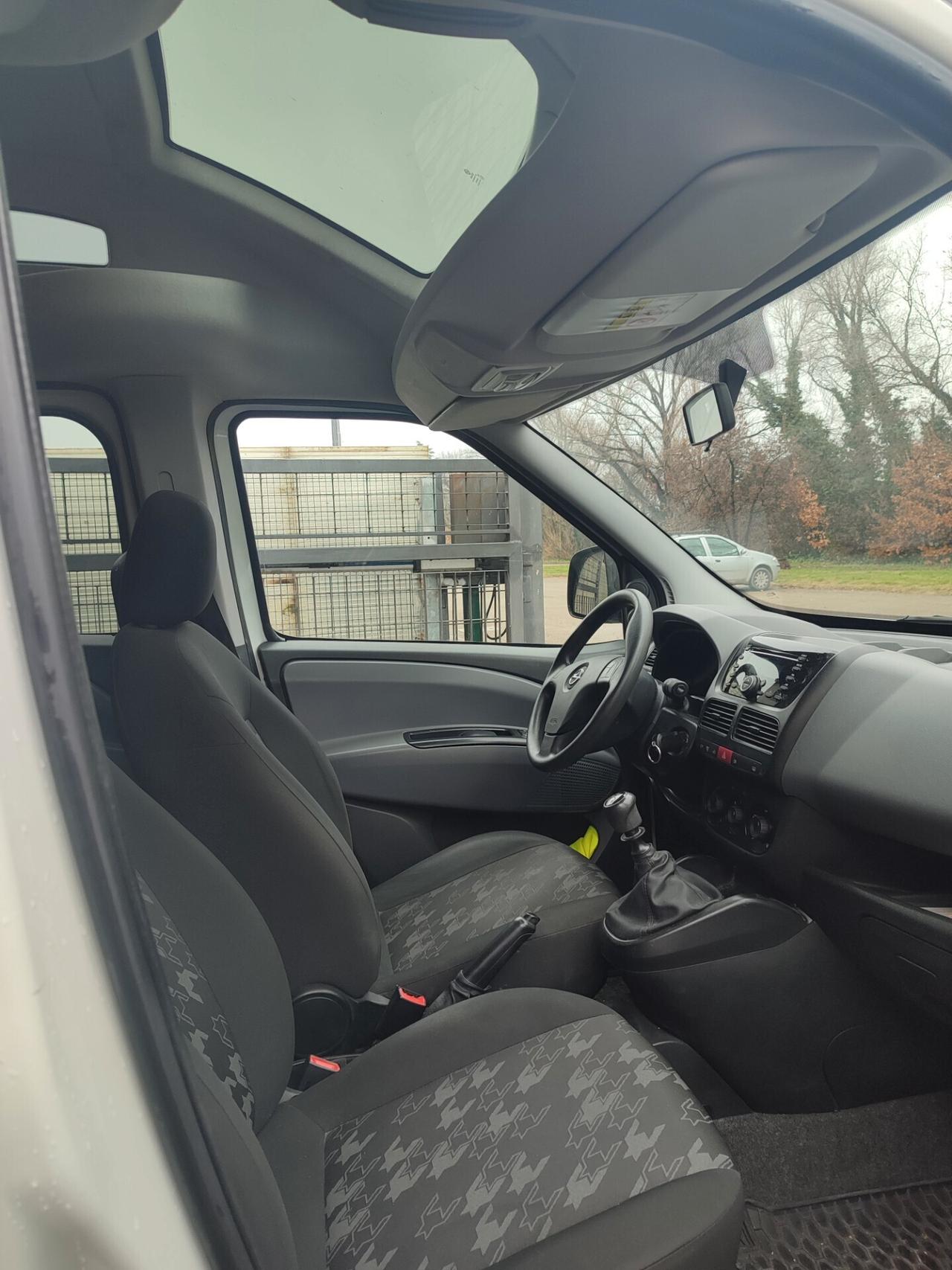 OPEL COMBO 1.4BENZINA 2017 EURO6B PEDANA DISABILI ELETTRICA