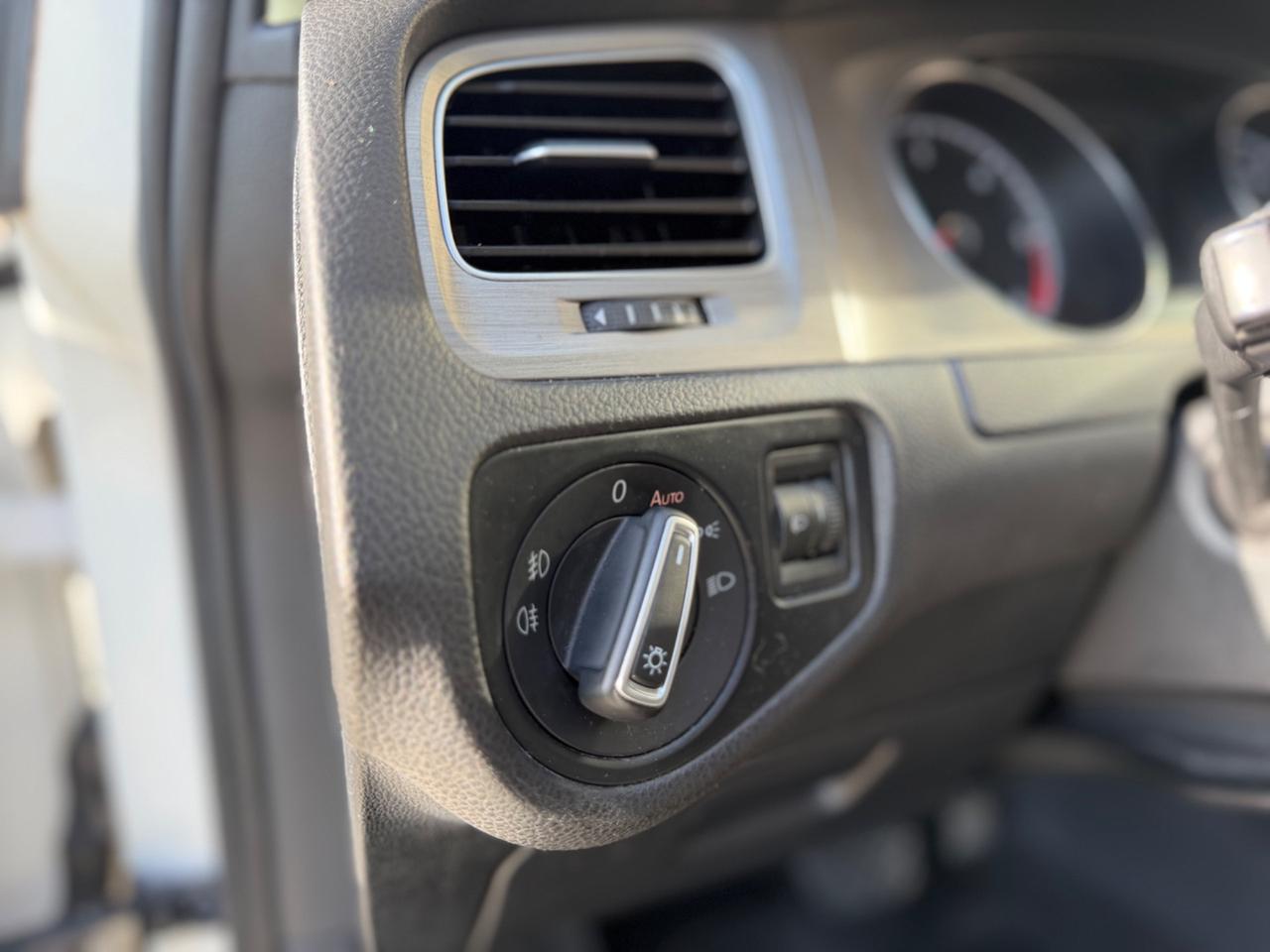 Volkswagen Golf Variant 1.6 TDI 105 CV DSG Comfortline BlueMotion Tech.