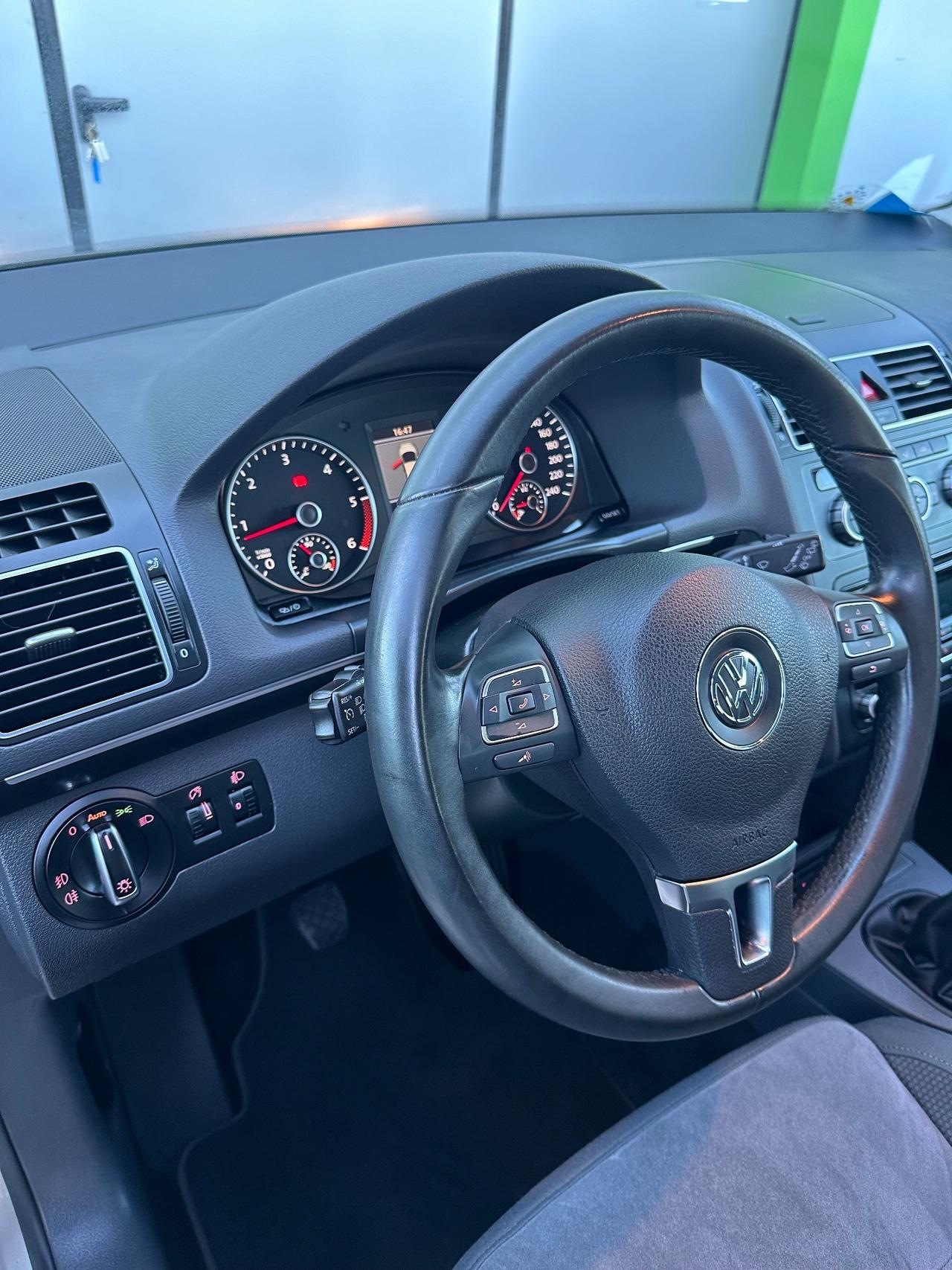 Volkswagen Touran 2.0 TDI 140 CV Highline 7 POSTI