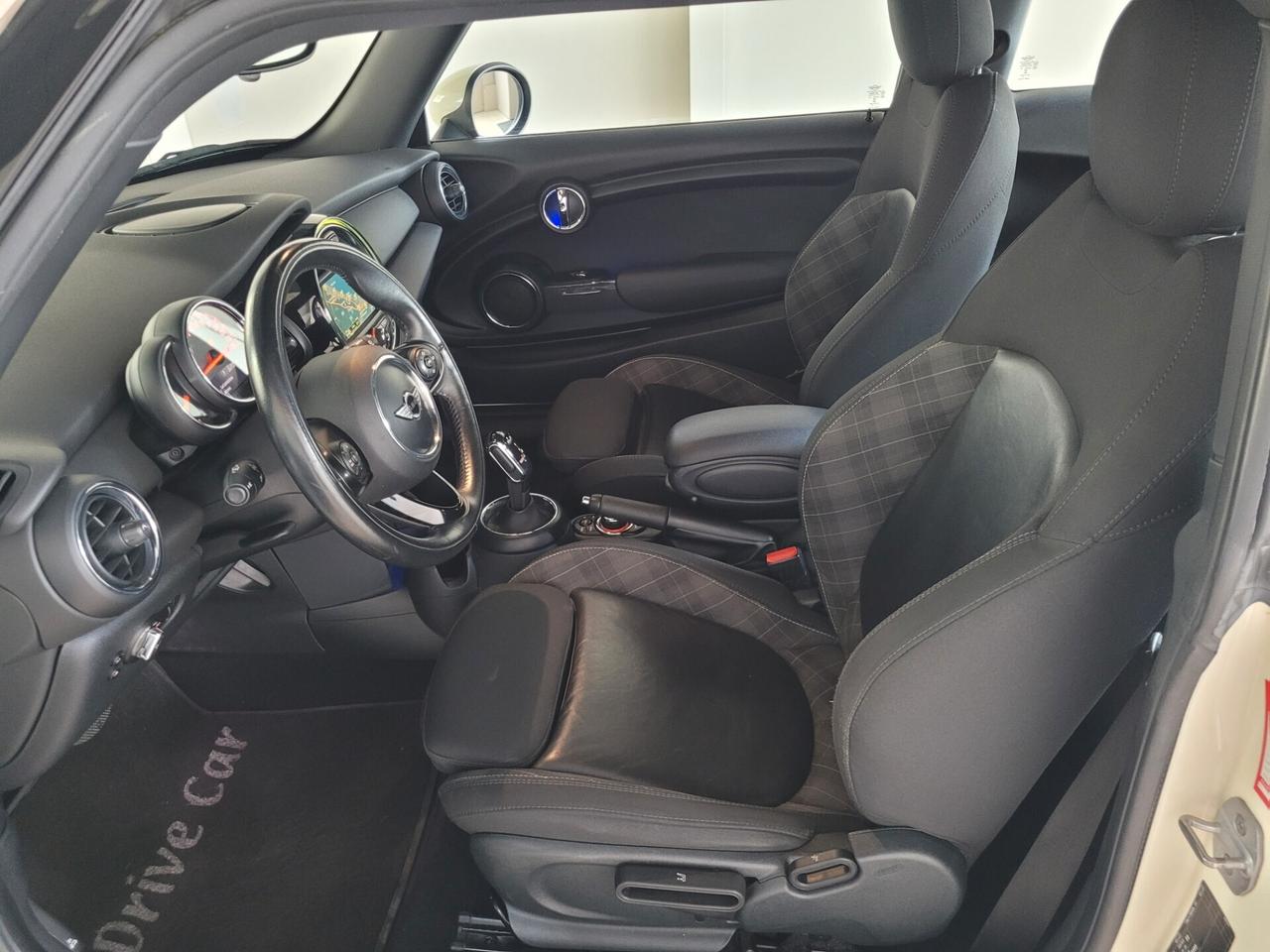 Mini One 1.5 STEPTRONIC 3 PORTE LED NAVI PELLE C 17"